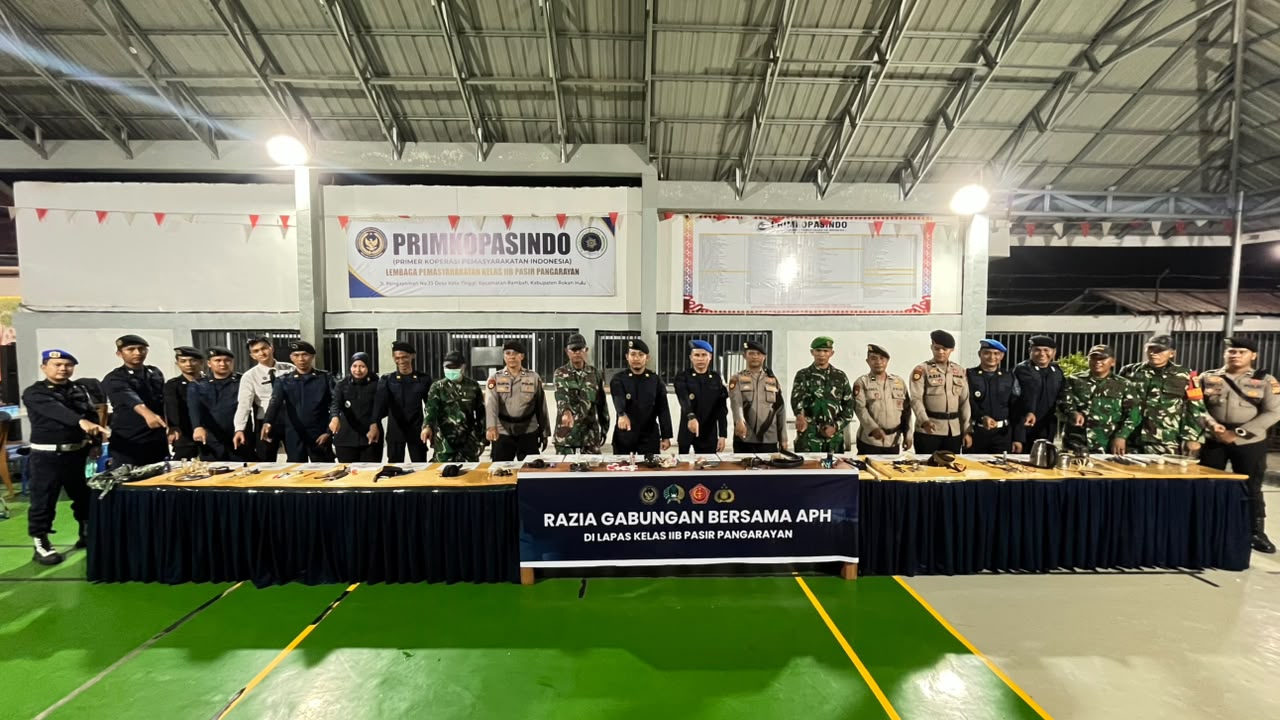 Cegah Peredaran Narkotika dan Penyalahgunaan Handphone, APH Gabungan Geledah Kamar Hunian Lapas Pasir Pangarayan